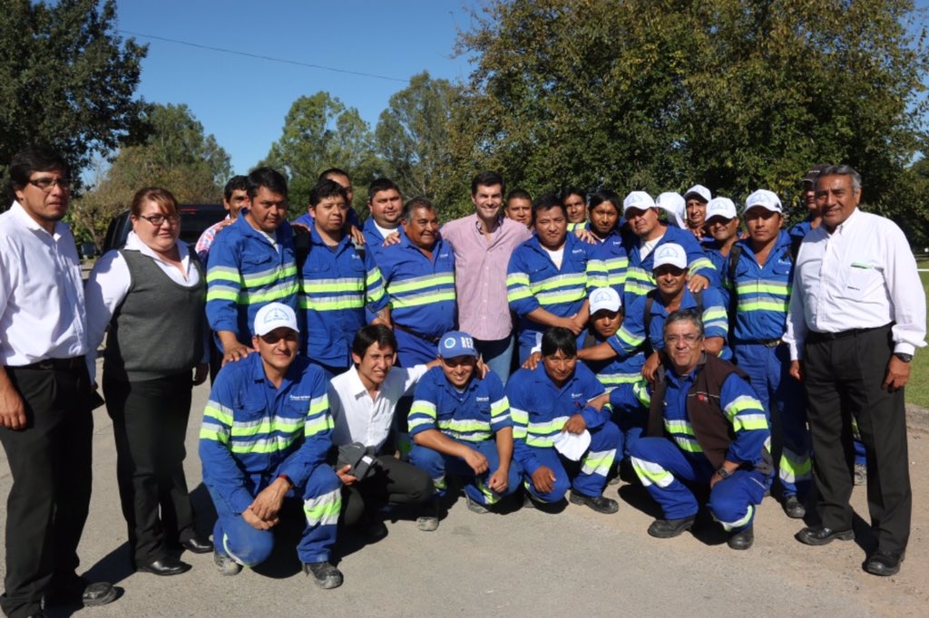 UrtubeyJM's tweet photo. Aguas del Norte tendrá vehículos nuevos para aumentar la capacidad operativa con el fin de mejorar la demanda de los salteños. Estamos haciendo más de 120 obras nuevas a través de la empresa porque queremos que el servicio sea mejor día a día y que la red sea aún más amplia. https://t.co/xAfgvJnW3n