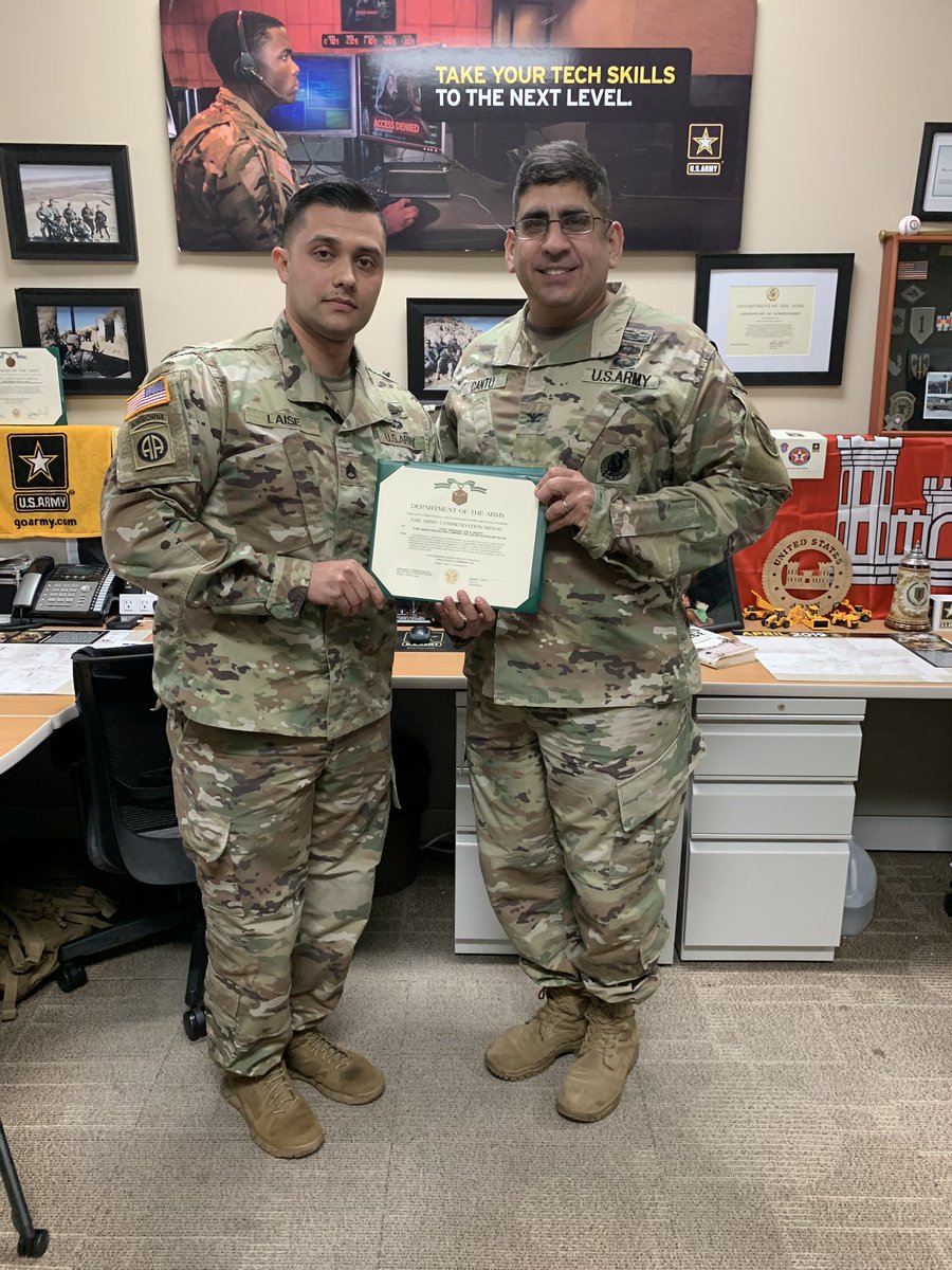 dallas_bn's tweet photo. 🏆 Lewisville and Denton Station Awards by COL Cantu and LTC Z 🏆 
____

Today the BN has the pleasure of highlighting a few #beastmode Soldiers from the Lewisville Company. Show them some love 🇺🇸🇺🇸 https://t.co/LPP6MQgEQc