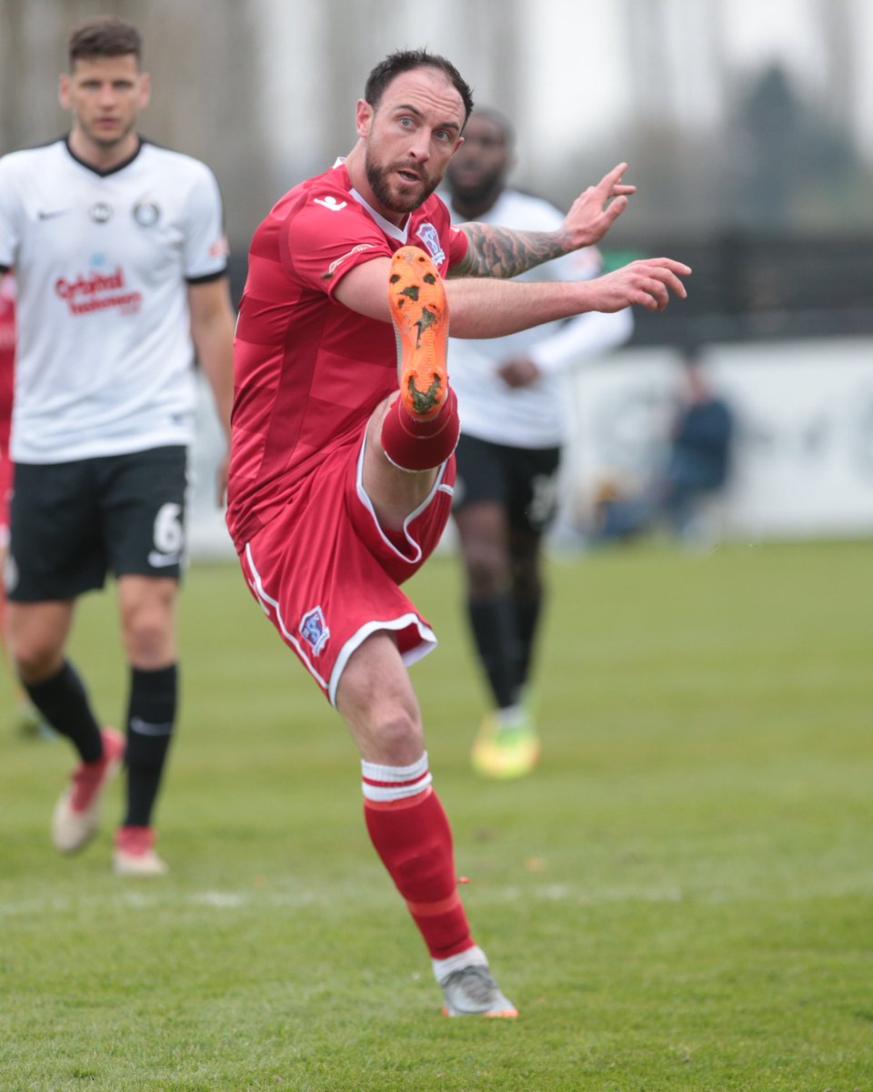 jeffyoud23's tweet photo. @BradleyGray09 Trying out his groin on the pitch after allegedly trying it out off the pitch last couple of months @SupermarineFC @SwindonSuperma1 @BrianDavisSport @NonLeagueCrowd https://t.co/632nj7SV7t
