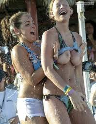 HProgession's tweet photo. #flash #boobs #friends #fun
Don't forget to follow https://t.co/bZajFT5t2r