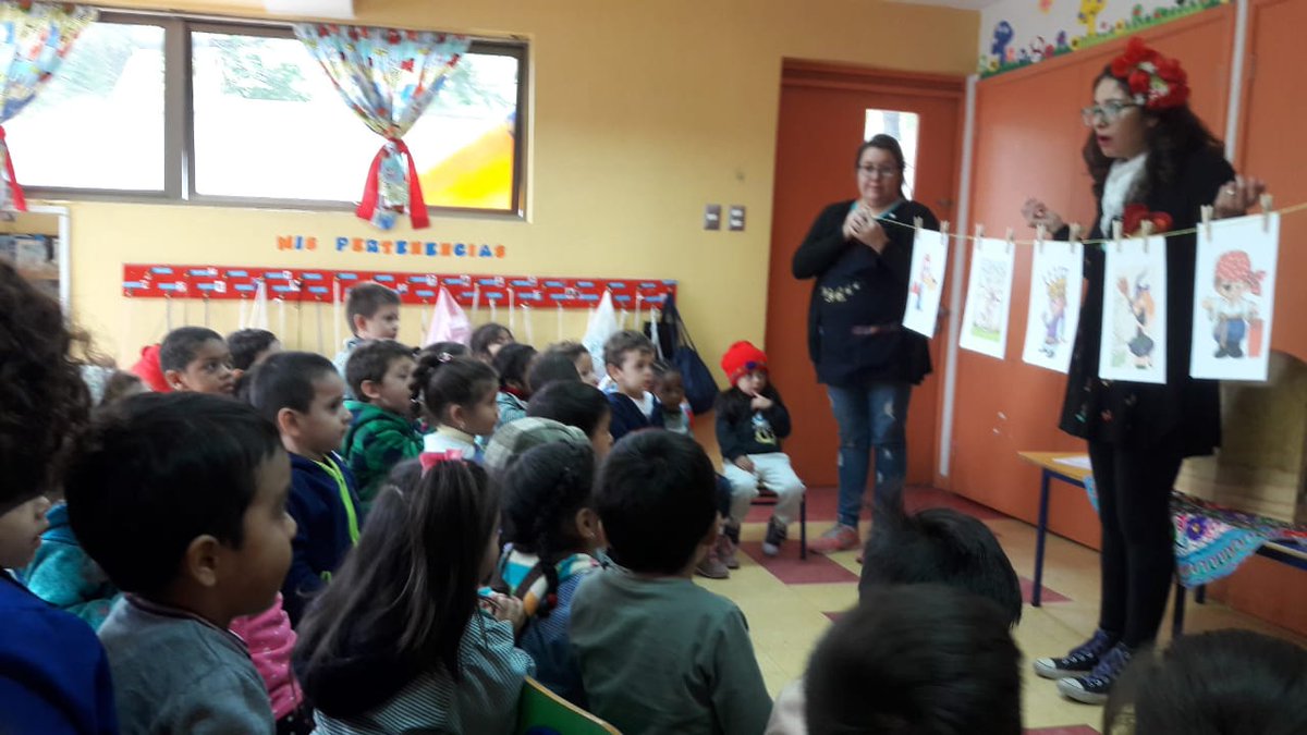 BcaPabloneruda's tweet photo. Cuentos cuentos...Cuentos! A l@s  niñ@s les encanta! IV Festival de narración oral "Independencia te cuenta". 
Hoy visitamos Jardín Infantil Balmaceda, Escuela de párvulos Antuhuilen y Jardín infantil Gabriela Mistral. 
Felices cuentos!
@culturas_cl  @snbp @Muni_Indep https://t.co/xJZqlZCebY