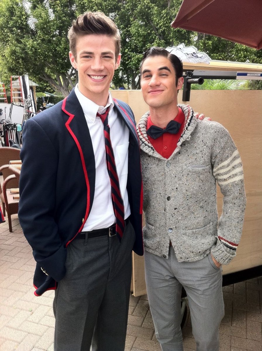 _jessesmythe's tweet image. Best photo ever made of the cutest couple ever ❤️😏. Once a Warbler always a Warbler. #seblaine #glee #love
