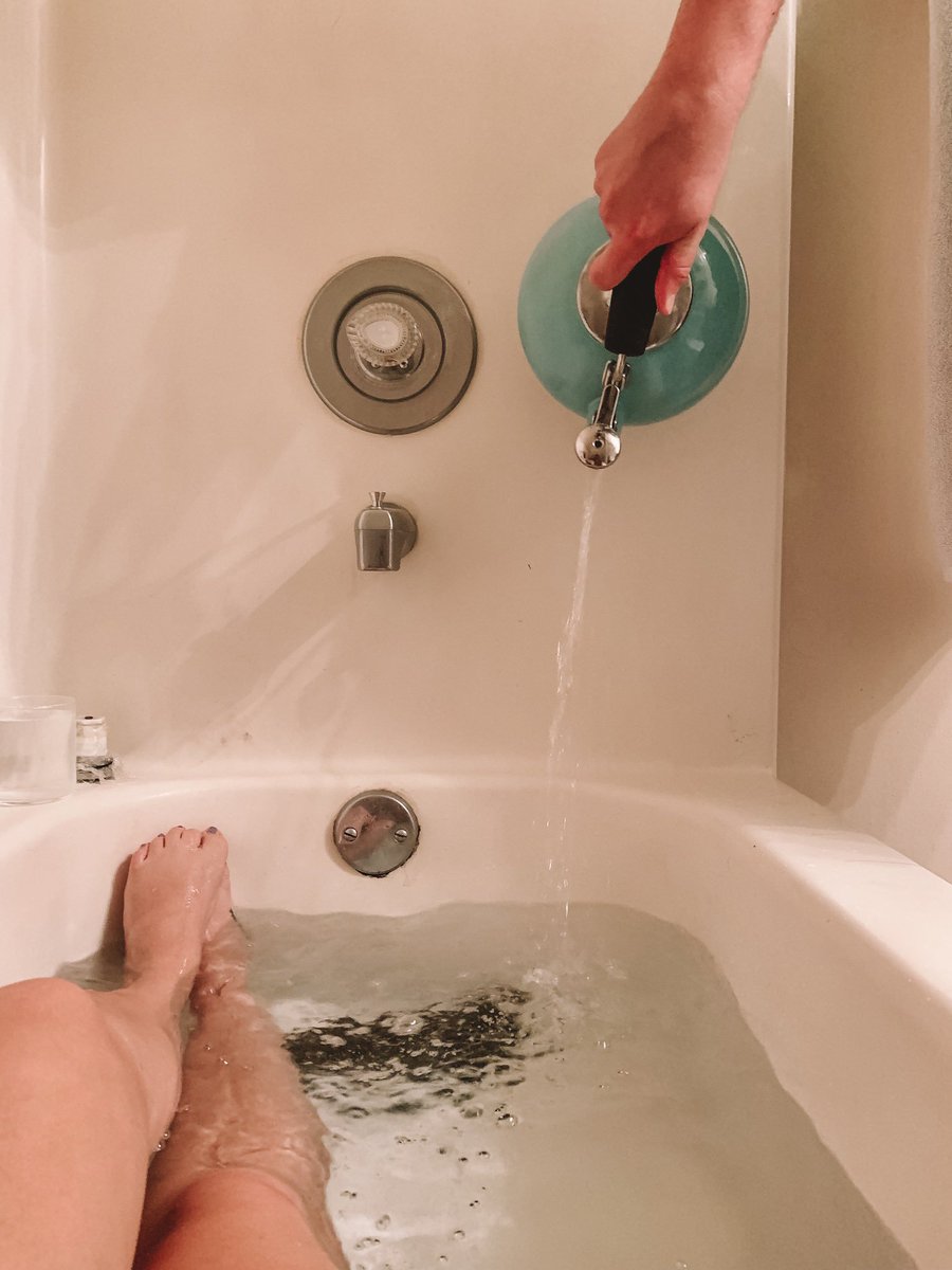 KaylaAnders0n's tweet photo. there are times when my bath water just isn’t hot enough for my own liking and my husband will have 3 pots of boiling water on the stove to pour into my bath to make it hotter. that’s love https://t.co/DDmE5mlwGD