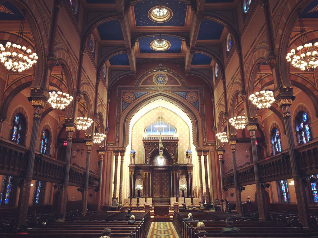 Caught some organ music at #CentralSynagogue in midtown #Manhattan during my lunch. The City has so many breathtakingly beautiful religious buildings...