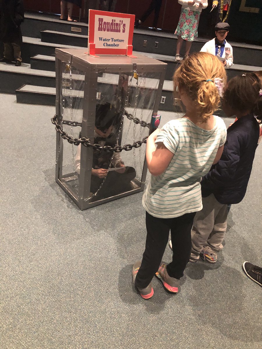 mrsgrun4th's tweet photo. More #WaxMuseum2019 @MrsNCurry @Schwein4th @gianina_meli #FESFourth https://t.co/SX8i0Jwzrv