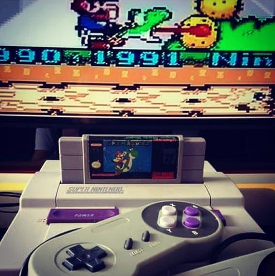 MiniArcadeBR's tweet photo. Nesta vida precisamos de alguém para amar, um Super Nintendo, um cartucho do Mario World e dois controles... 😍💓💓 https://t.co/4mlgGjzeD2