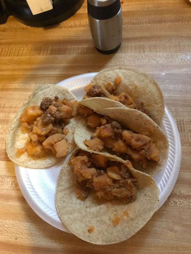 cmore64's tweet photo. #tocatuesday tacos de papas conchorizo 🌮🌮🌮🌮 https://t.co/qvKrgj5nFg