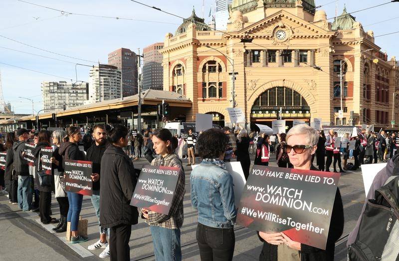 WesternMag1's tweet photo. "These individuals are simply criminals, they have openly flouted the laws and are seeking to damage our farmers...," @NSWFarmers president James Jackson said of Monday's vegan protests https://t.co/TvBQ7YD9i2 https://t.co/fTTWA9YzgK