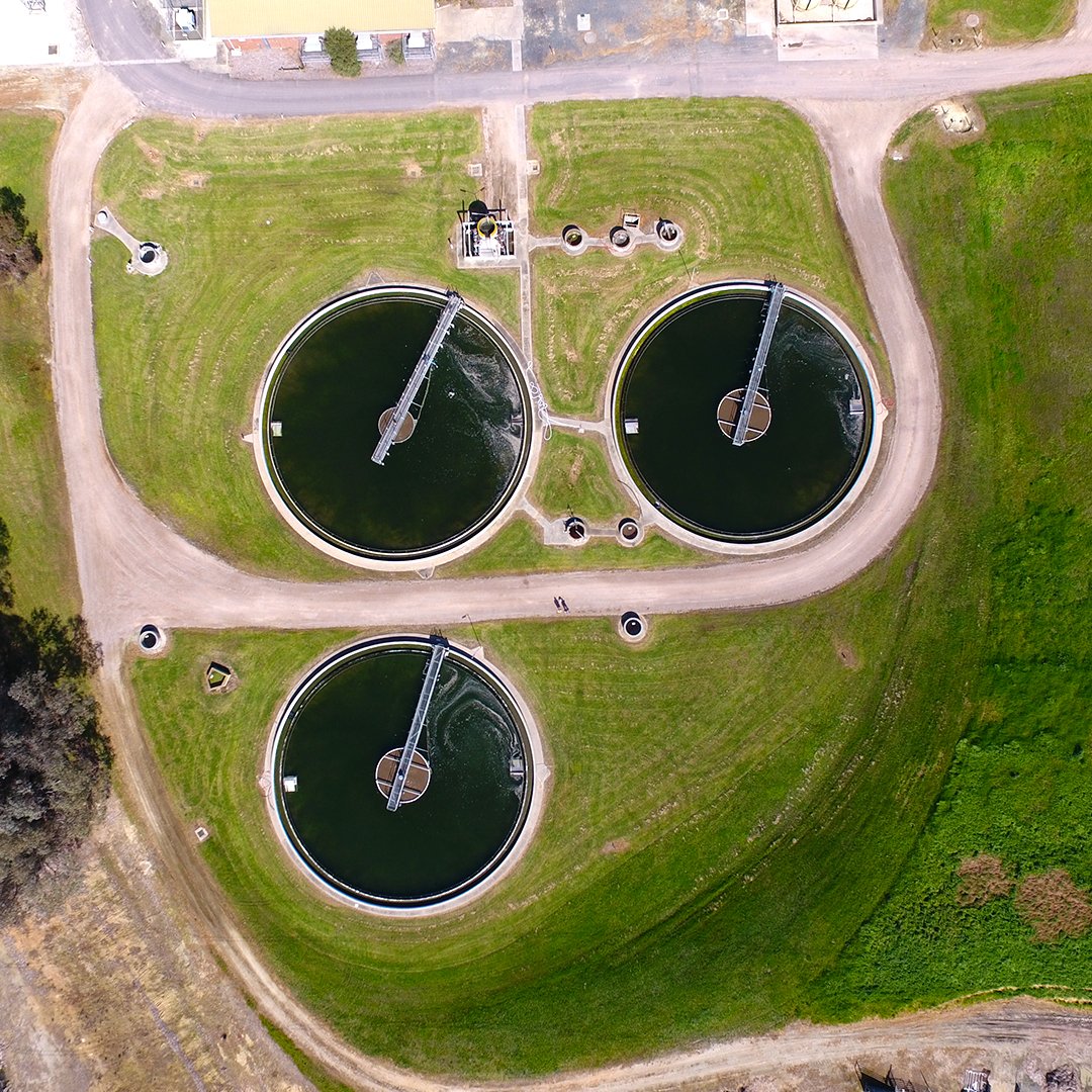NorthEastWater's tweet photo. Birds eye shot of the #clarifiers at #Wodonga's #sewage treatment plant. https://t.co/qYMa9F3HDO