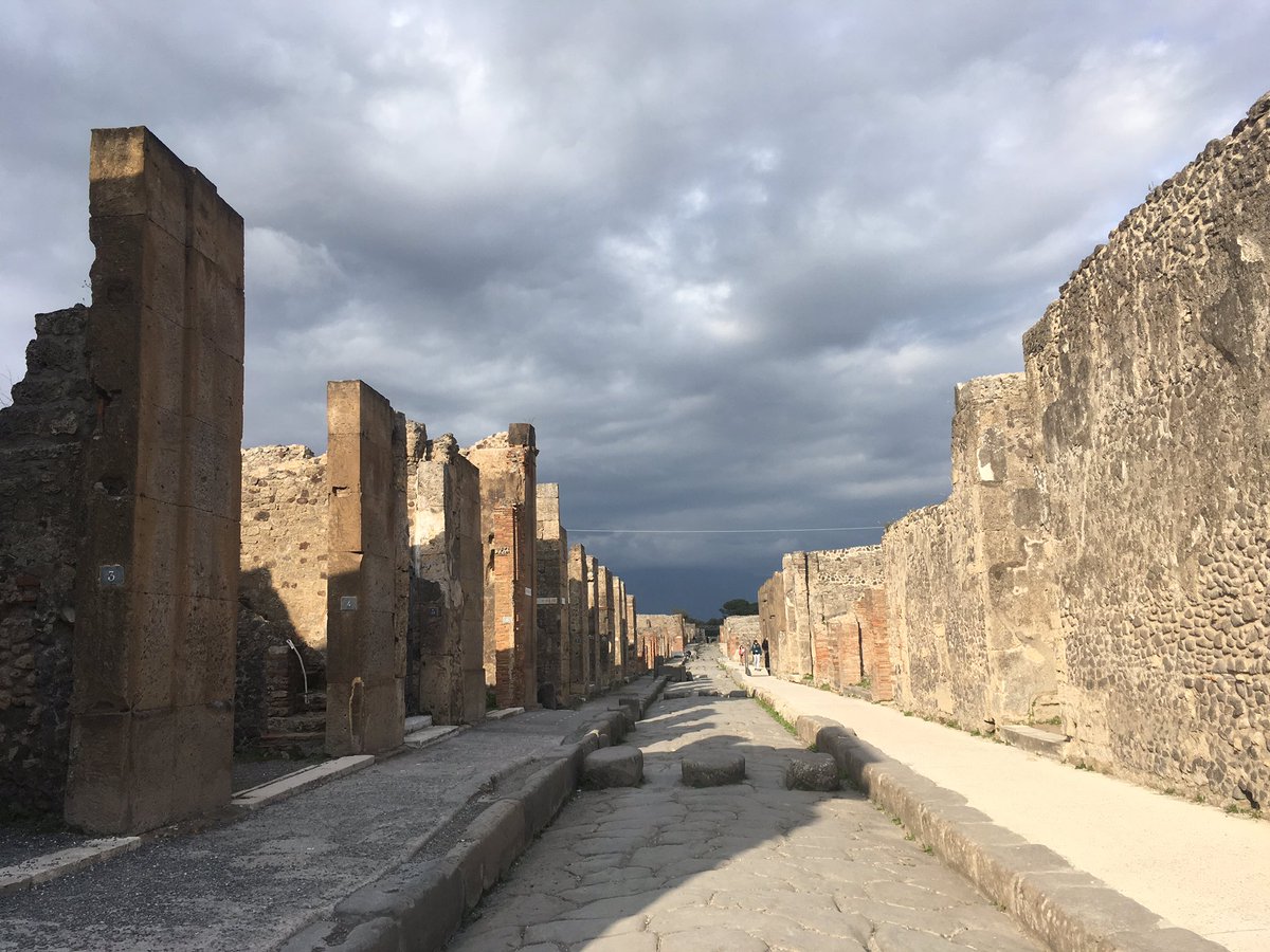 Just walked along one of the oldest streets in the world. Their design seems like a good way to reduce speeding and put pedestrians rights and safety first! @SaferUp #Pompei #Vesuvius