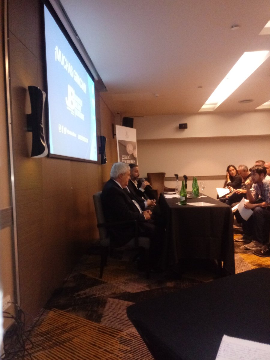 Seguimos EN VIVO por #CadenaXeneize 
Presentación de formación de dirigentes deportivos realizado por <a href="/juntosxboca/">Juntos por Boca</a> 
📱App Android o Tunein en IOS
💻cadenaxeneize.com
#TodasLasVocesDeBoca