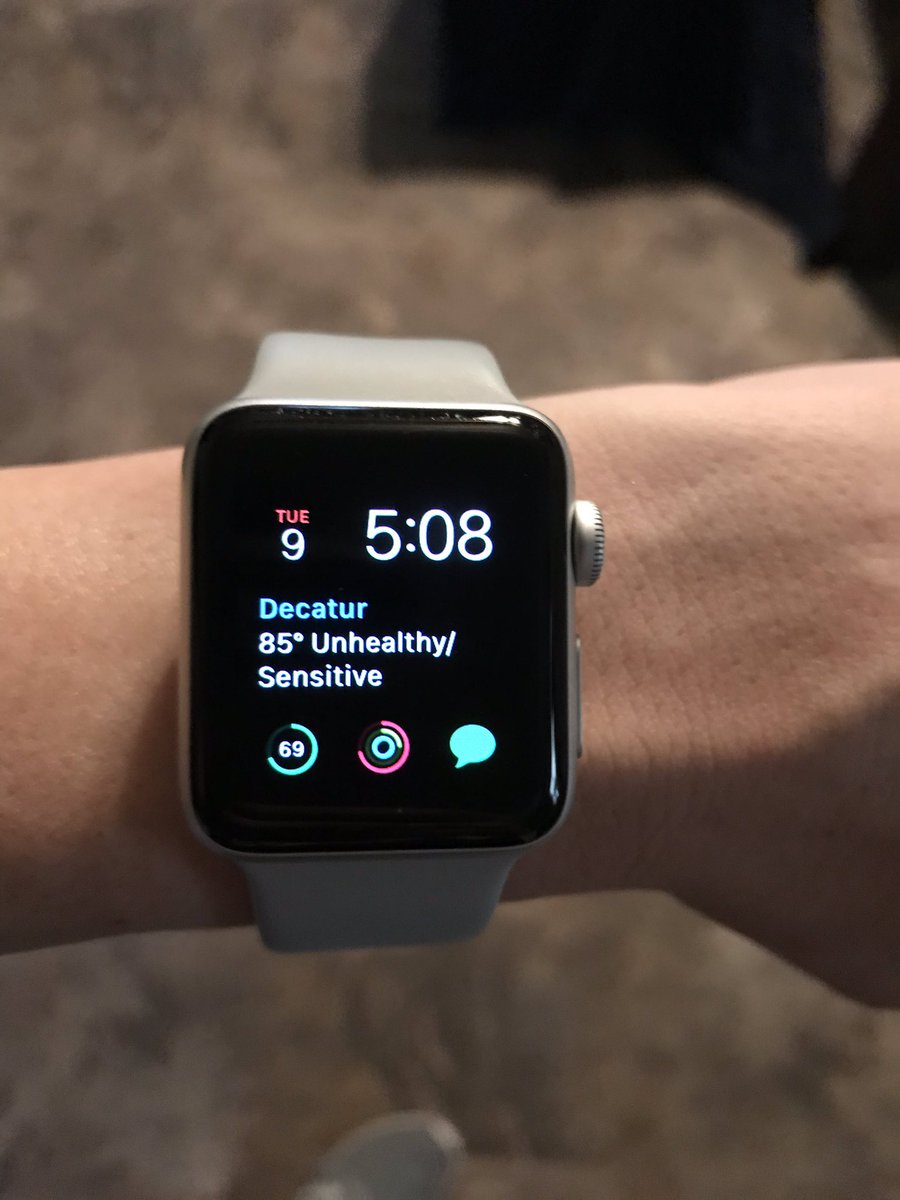 lauren_carmela_'s tweet photo. Ummm is my watch describing the weather or me...? #slightlyoffended #spotonthough https://t.co/bfBEVm5GHz