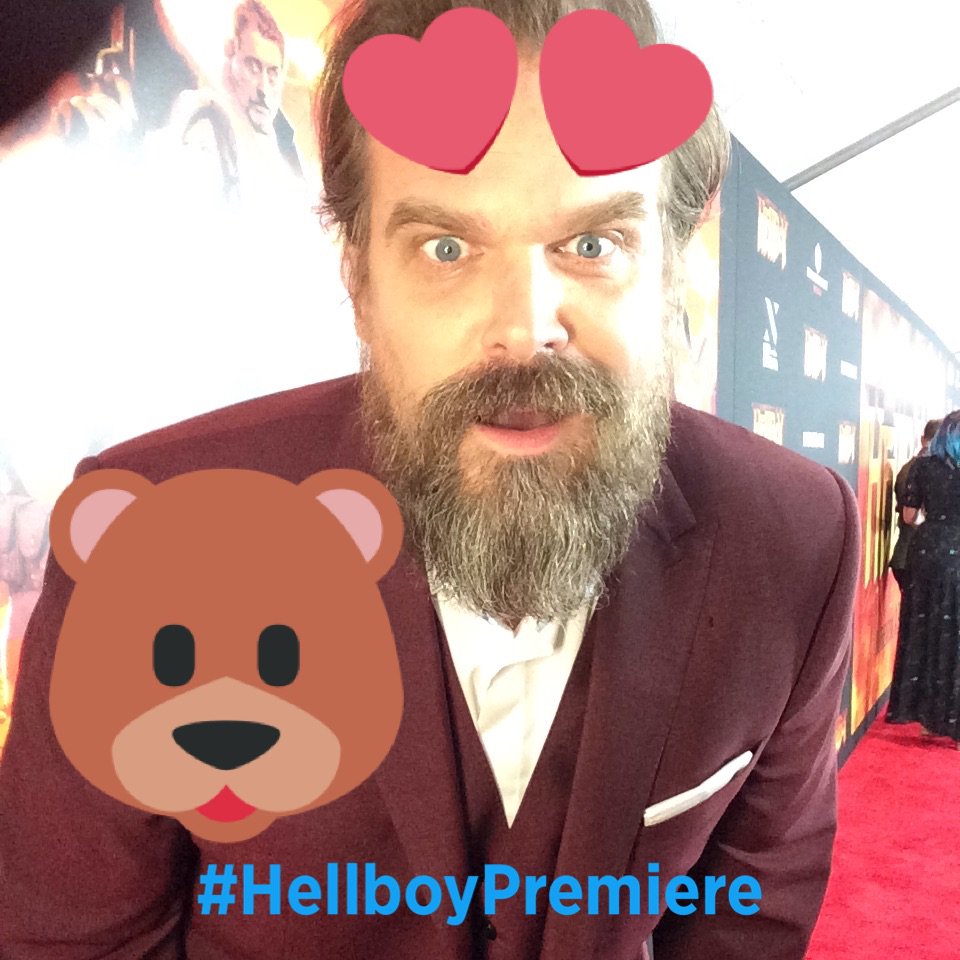 DenofGeekUS's tweet photo. It’s Hellboy himself @DavidKHarbour #HellboyPremiere @HellboyMovie https://t.co/sRnthVj1zo