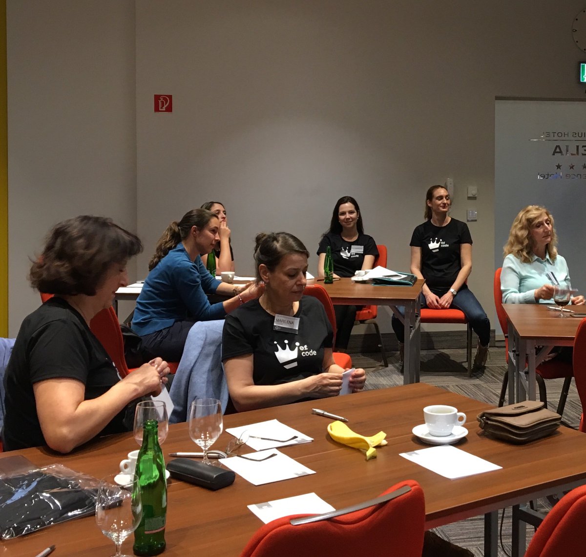 KMarzantowicz's tweet photo. Great #queensofcode workshop with diverse audience 😜by @ammbra1508
Make your development a priority
Keep learning
Seek out mentors
#ceerte2019 #wit
@ElenaBeldea @oanapdrr @dedenzani @Alex_Pozdneev @akubiaczyk https://t.co/p1IwsLymu3