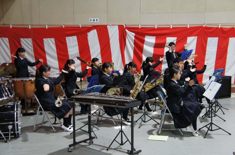 tone_sho's tweet photo. 新入生の皆さん、ご入学おめでとうございます。在校生職員一同、皆さまの入学を歓迎致します。これから一緒に利根商を盛り上げていきましょう! https://t.co/kwAm2tKrRj