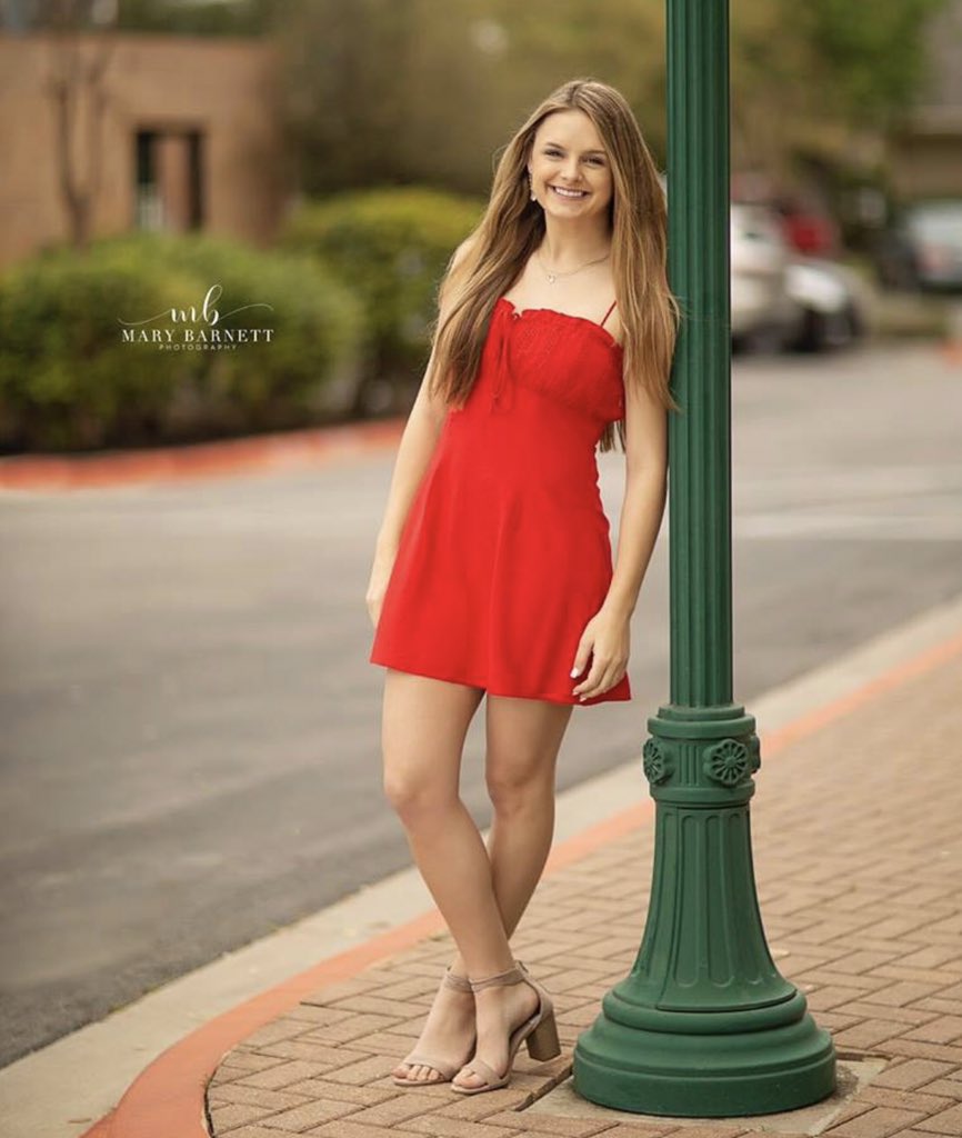 kimjohnson1987's tweet photo. 6 weeks and this girl will be a Rebel! #OleMissBound https://t.co/4GdBXUoCmB