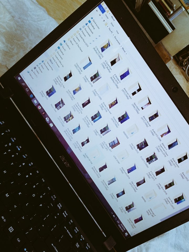 dmiiee's tweet photo. can't decide what movie to watch? 
#vacationbelike https://t.co/j60NyX1SPx