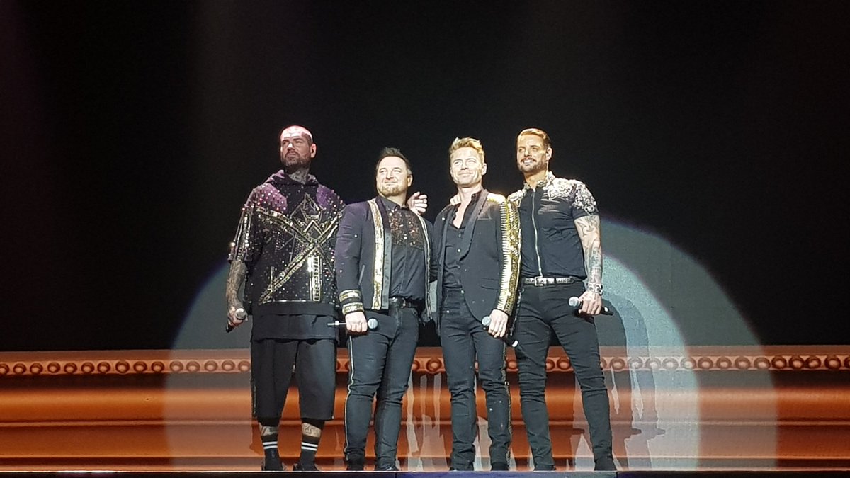MissAimeeJean's tweet image. Took a walk down memory lane with @theREALboyzone at @SparkArenaNZ Auckland last night ❤ #ThirdRow #BoyZone #EndOfAnEra #FarewellAndGoodnight #Tour #FarewellAndGoodnightTour