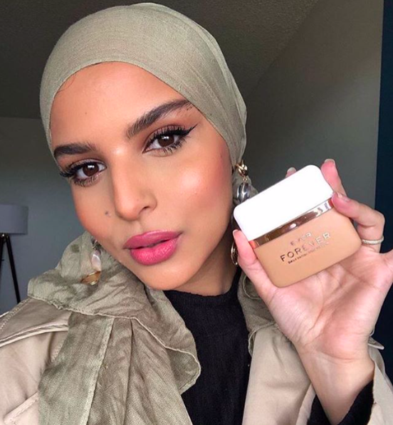 EVERskincare's tweet photo. Have you snagged FOREVER Daily Facial Foundation like Shiema Nasif? Here's why we love it:
⚡️ 10 matte shades with buildable coverage
⚡️ A flawless finish with all-day wear
⚡️ Skin-caring ingredients like papaya enzyme, ginger extract, and magnolia https://t.co/4SetbuWlbl