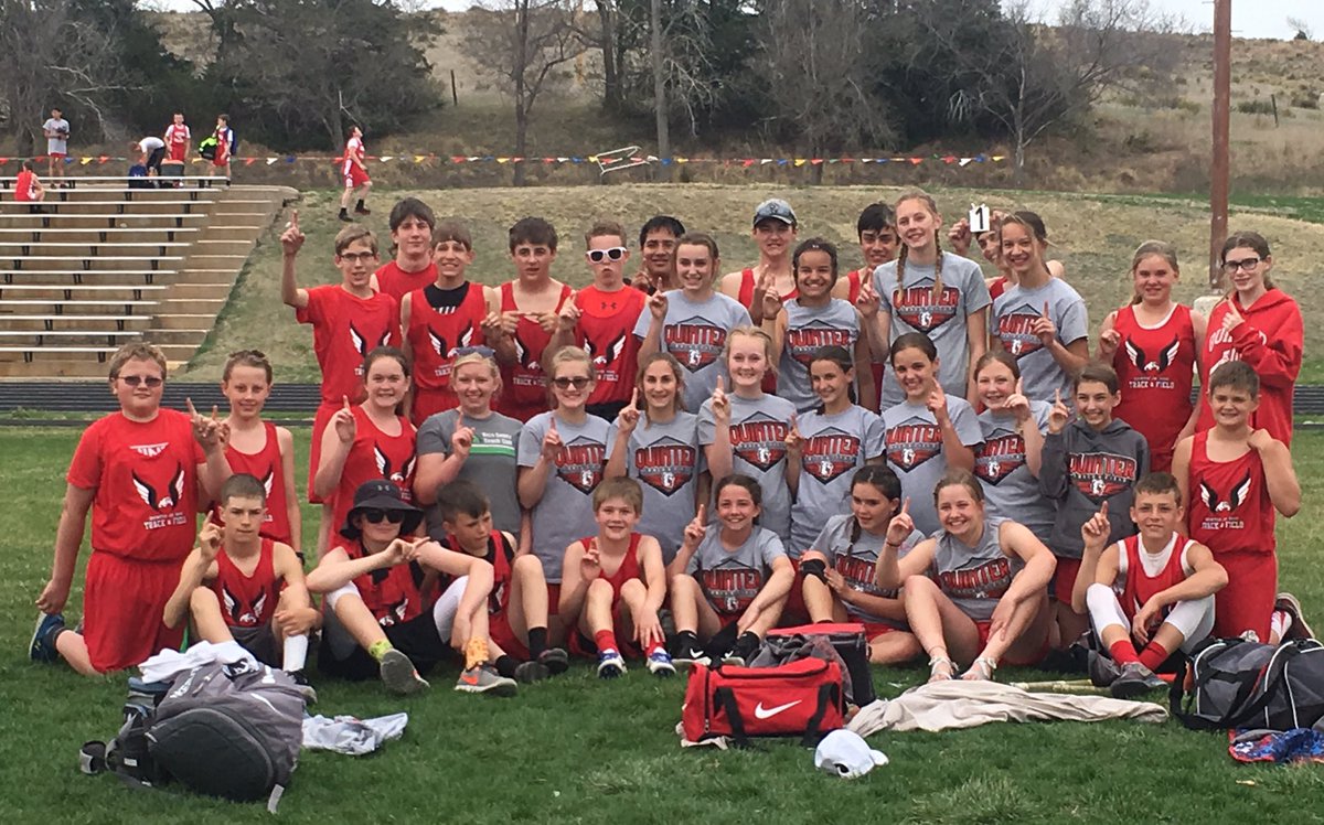 emense14's tweet photo. Rawlins County JH Track Meet Boys and Girls Champions 2019!  #runningwiththebulldogs https://t.co/LGOE2LjJAS