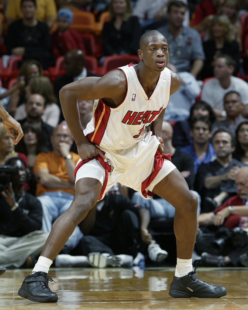 First regular season home game (10/31/03) ➡️ Last regular season home game (4/9/19)
#L3GACY #OneLastDance