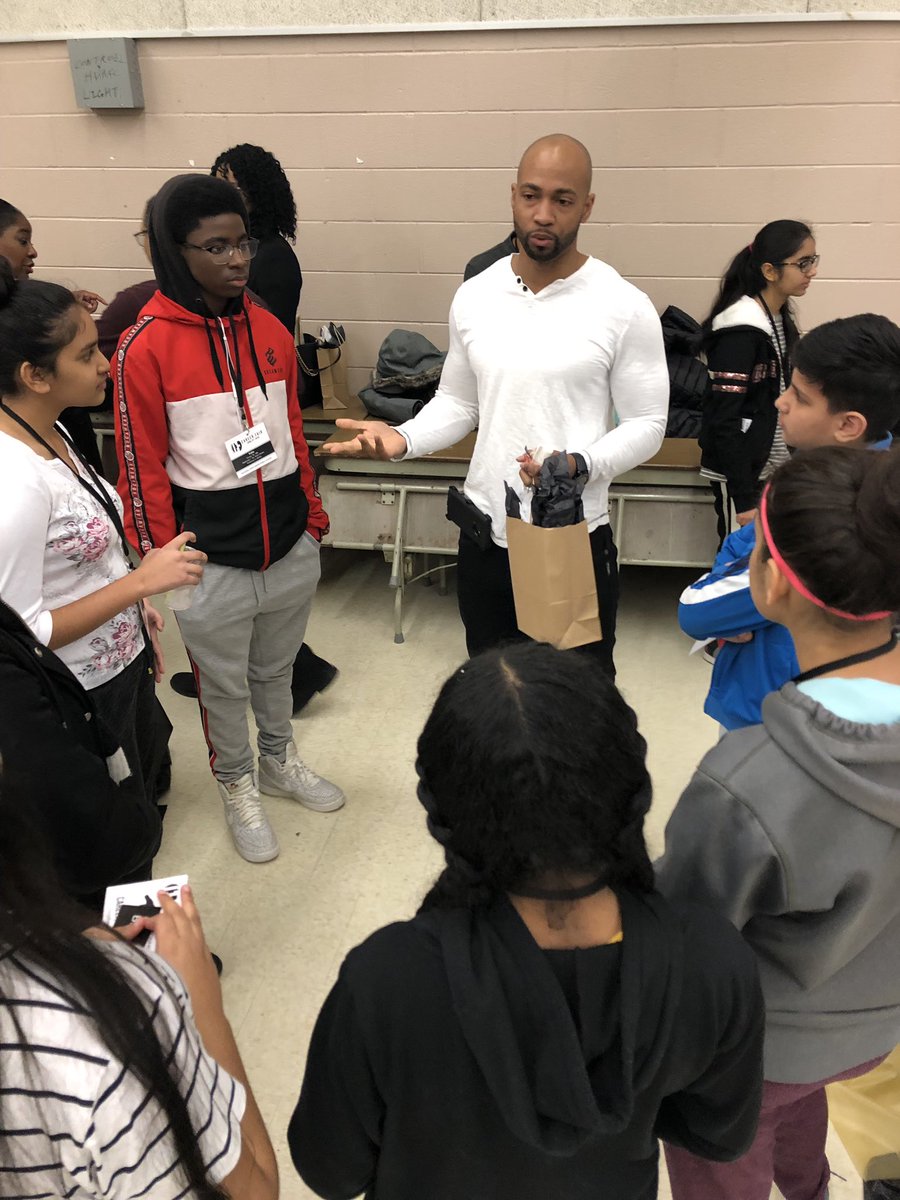 Mrs. Fera tweet media