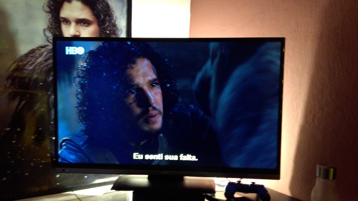 SoMais1Episodio's tweet photo. Queremos uma reprise dessa cena na oitava temporada. Precisamos na verdade. É pedir demais? 😭 #MaratonaGOT #GameofThrones #GOTs4 #JonSnow https://t.co/8yc5v6BJSQ