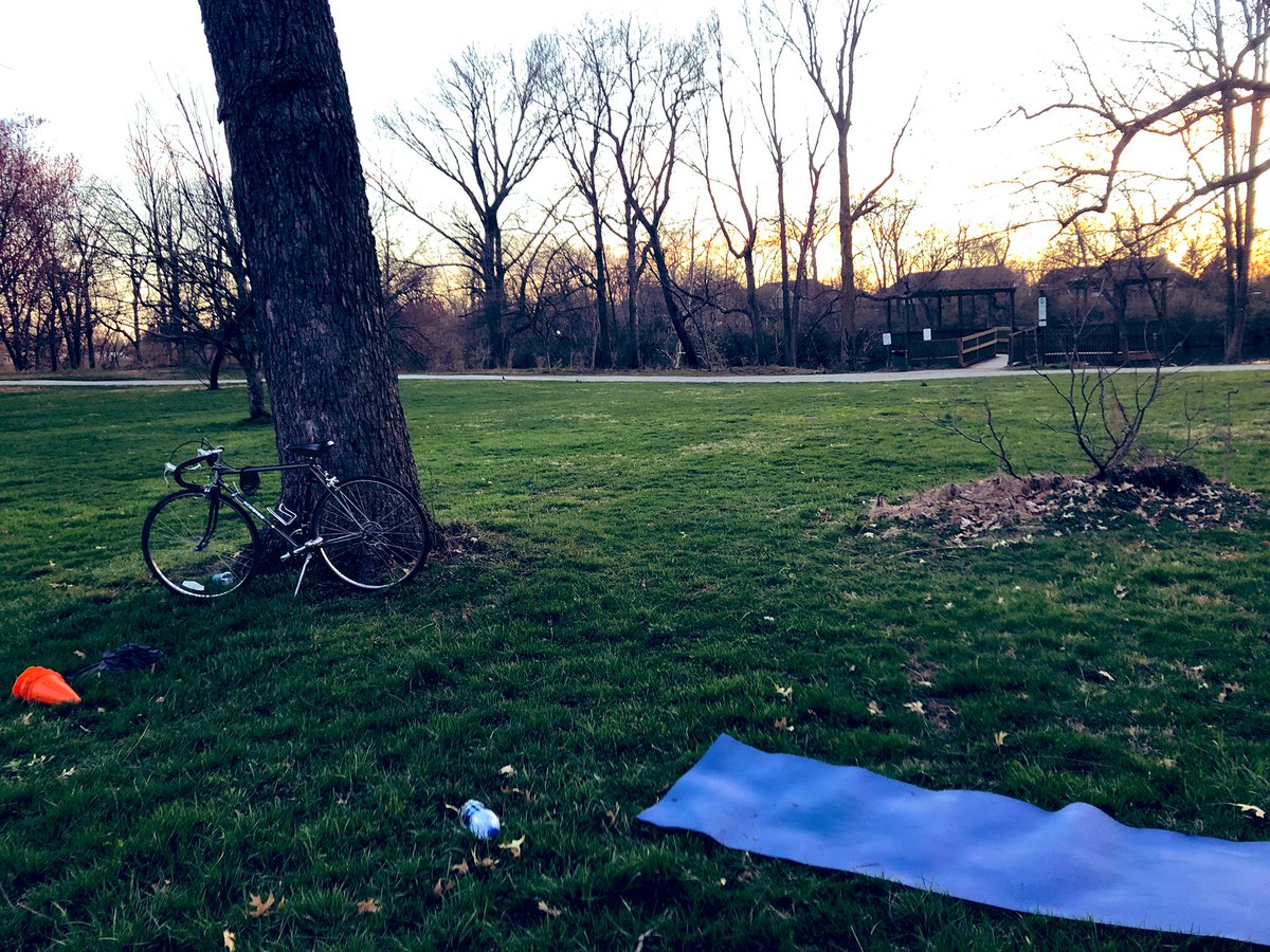 olund_sydney's tweet photo. Sunset running workout is pretty nice, too @kgibbs18 https://t.co/LNyUw2fTJ9
