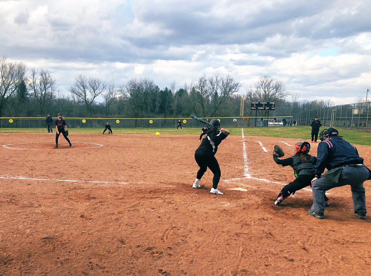 ArmadaSoftball's tweet photo. First play date today! 🥎 Split the DH with Marine City. Next games are Thursday in Imlay City! https://t.co/6M78NJr7I9