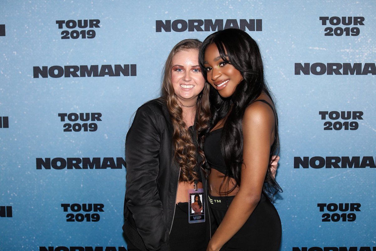 NormaniUpdate's tweet photo. Normani with fans at the #SWTDetroit Meet and Greet #4 https://t.co/dyQbE2afUc