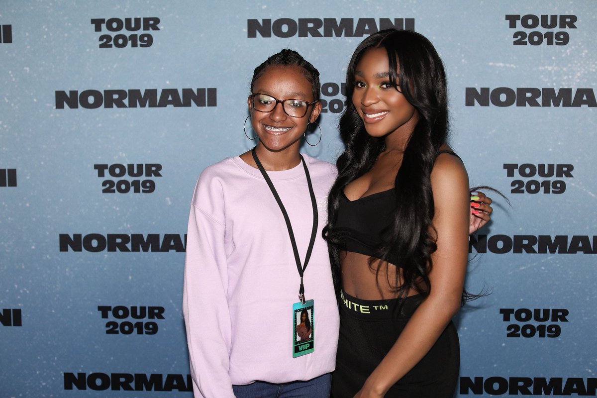 NormaniUpdate's tweet photo. Normani with fans at the #SWTDetroit Meet and Greet #4 https://t.co/dyQbE2afUc