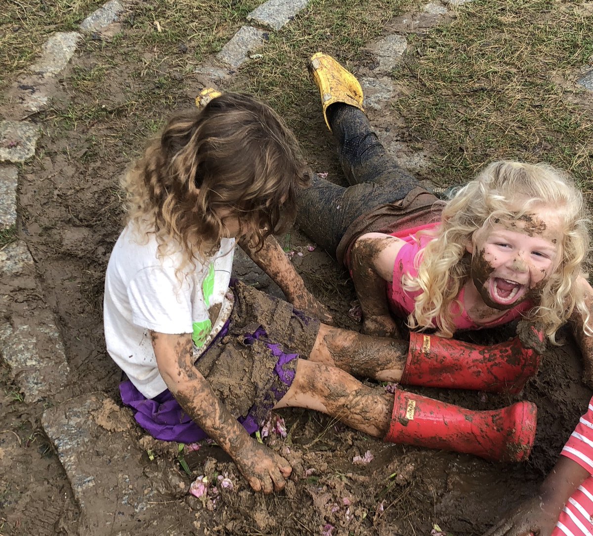 SacevedoMVPS's tweet photo. I would say they had a great day!      “The Muddy Team”  #mvlittles @annerileyMV @KCanadymvps @MeganD222 @ayersmvps @DunwoodyJason #outdoorlearning https://t.co/FPWLFRfXEf