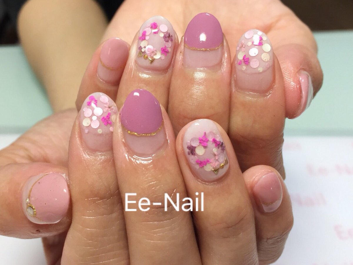 池袋ネイルサロン Ee Nail Twitterissa イイネイル 池袋ネイルサロン 池袋ネイル シンプルネイル 大人ネイル カラグラ オフィスネイル ジェルネイル フレンチネイル カラグラネイル 甘皮処理 Nail Nails Naildesign Naildesigns 春ネイル Hpb Nail フラワーネイル 花
