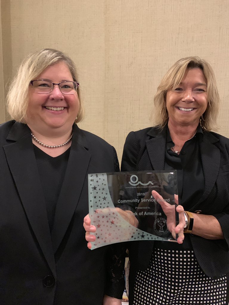 robinragnew's tweet image. Honored to accept on behalf of #BankofAmerica @MBAChamber Annual Meeting the #CommunityServiceAward with @cecemyrtlebeach for our #volunteerizm &amp;amp; #philanthropic initiatives &amp;amp;Congratulations to other Chamber award winners...So proud #IWorkForBofA