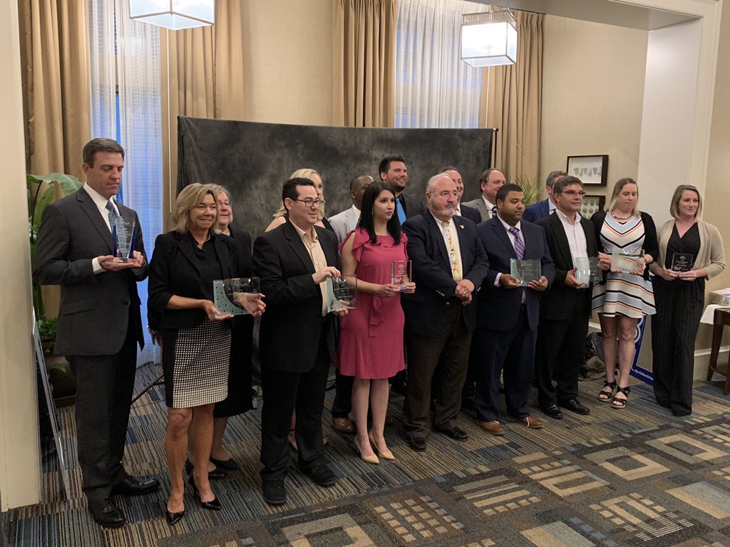 robinragnew's tweet image. Honored to accept on behalf of #BankofAmerica @MBAChamber Annual Meeting the #CommunityServiceAward with @cecemyrtlebeach for our #volunteerizm &amp;amp; #philanthropic initiatives &amp;amp;Congratulations to other Chamber award winners...So proud #IWorkForBofA