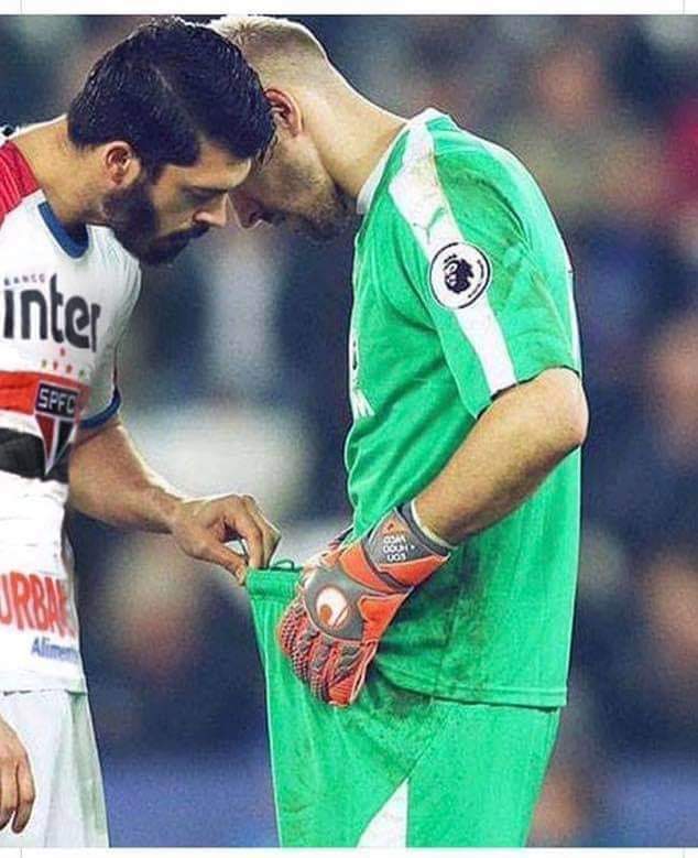 AlexGuedes's tweet photo. Nois tenta não zuar mais os caras não ajuda phhhóó https://t.co/XGrCJ4Up4h