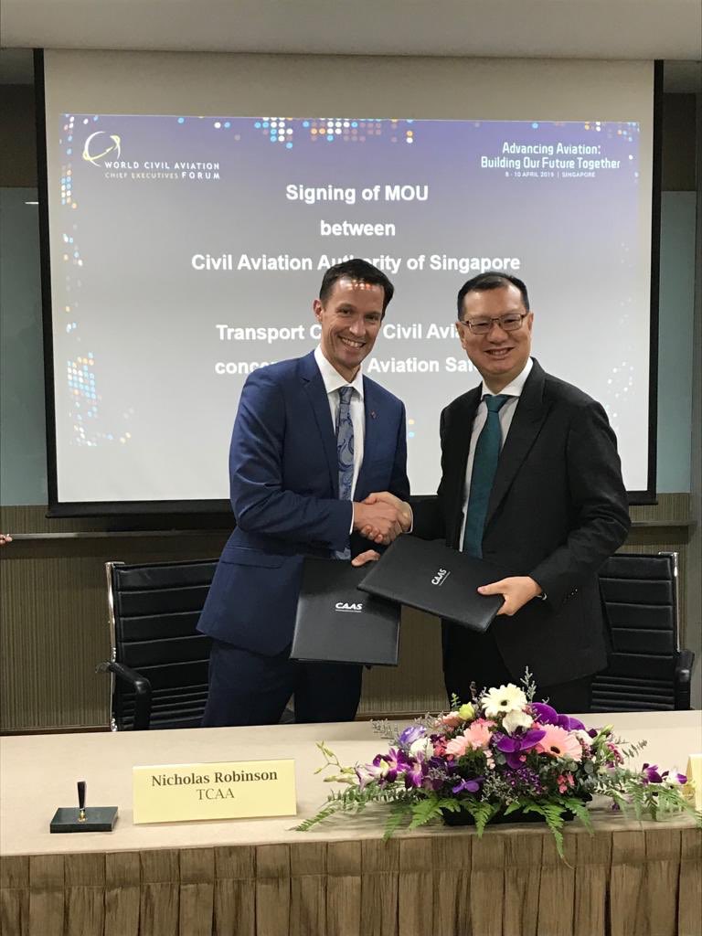 CanHCSingapore's tweet photo. Transport Canada 🇨🇦 & 🇸🇬@SingaporeCAAS increase cooperation through the signing of a Civil Aviation Safety MOU #WCACEF #AdvancingAviation @Transport_gc 👉 https://t.co/EXPozPXfts https://t.co/Ghrjk1hVsn