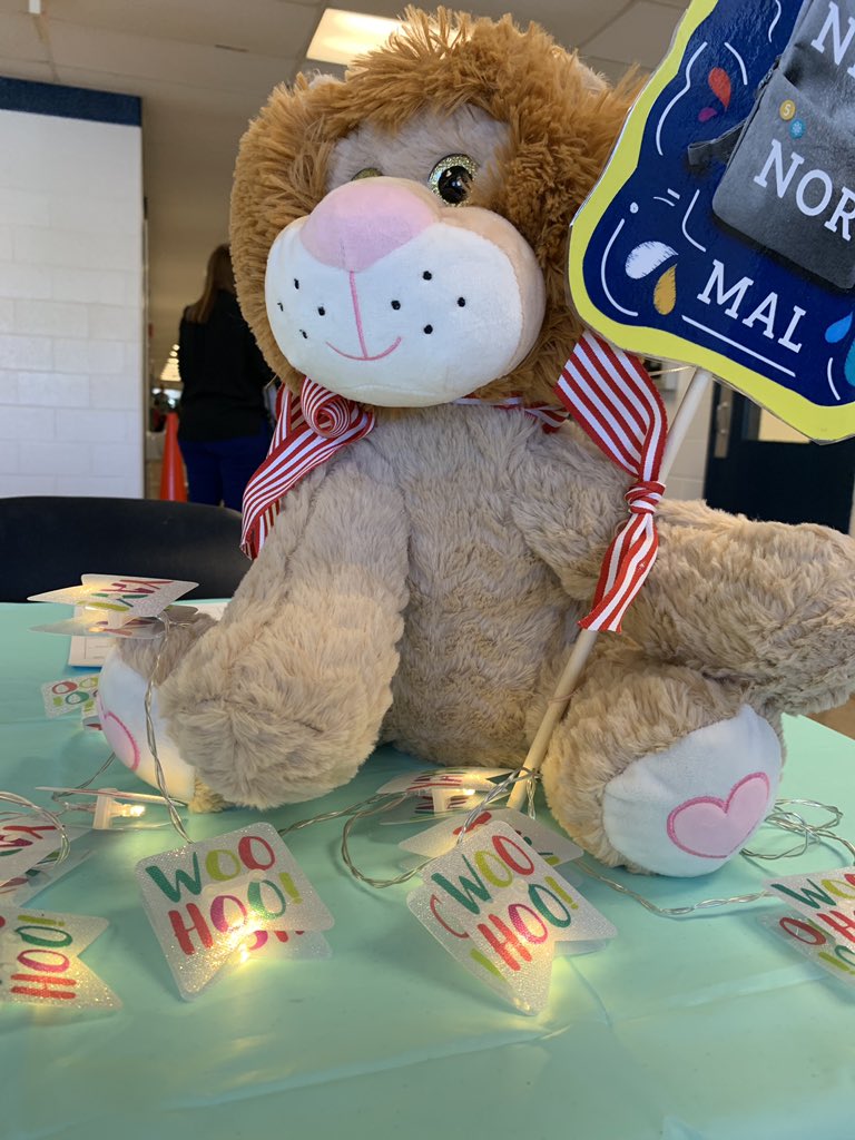 PrincipalBurns's tweet photo. Wow! Completely amazed by the learning, artifacts, and evidence that our Lions presented tonight. My heart is like our kiddos backpacks...FULL! #hardworkpaysoff  #ghlionpride @JCPSBackpack I can’t wait to see what night 2 holds! #middleschoolready https://t.co/Wwtlb29KP9