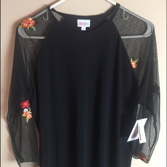 FabFunemployed's tweet image. So good I had to share! Check out all the items I&apos;m loving on @Poshmarkapp #poshmark #fashion #style #shopmycloset #lularoe #katespade: posh.mk/k5JxdgI4pV