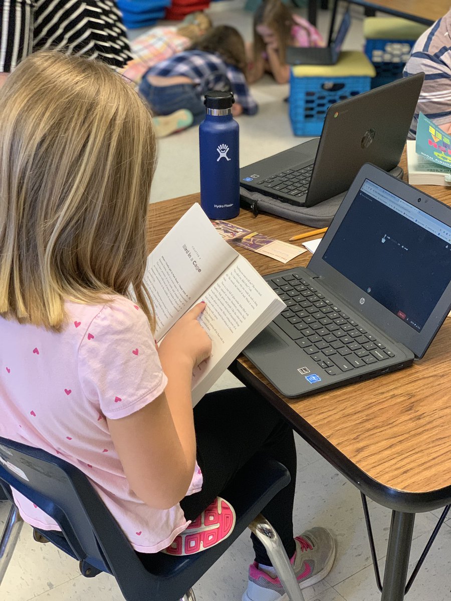 KelseyBerryman1's tweet photo. Online community read alouds, partner reads, student fluency tracking on @Screencastify—#Npossible! S/O to @michellesimps0n and @CoxsCreekElem for designing a reading experience that my superheroes will never forget! #onebookoneschool #fishinatree #NCnov8 #bulldogsPRIDE https://t.co/onw3xK1zI2