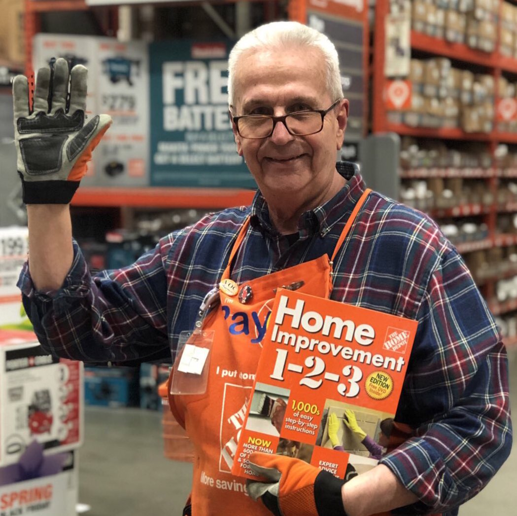 PatrolSafety's tweet image. Ray had to stop and let @PatrolSafety know he was wearing his PPE gloves while bringing back lumber. Keeping it safe at 1285! 😁😁😁😁😁😁😁😁#safetymatters #whyiworksafe