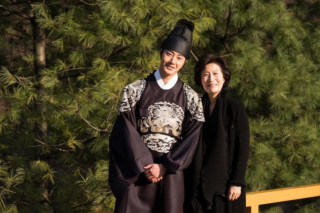duciellekelly's tweet photo. So, AS PREDICTED, she decided to step down as a lady cop and become a court lady to be near the King #killme #Haechi eps35/36 the pain of letting #Moonsu go was too much to bear #bromance 🤦♀️
Ilwoo ig https://t.co/cb3wDiUjAM