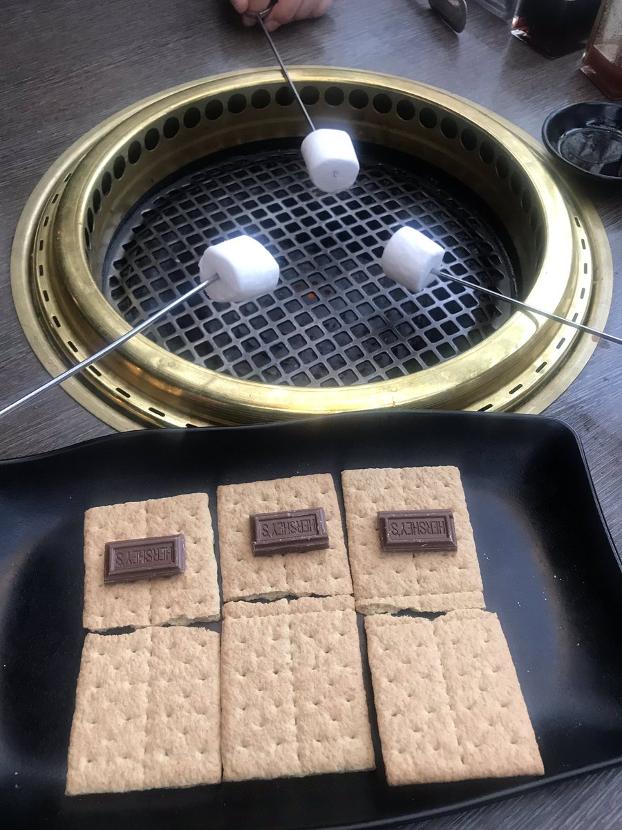 AngCengarle's tweet photo. Teaching the girls the BBQ 😉🥩🍤@GyuKakuJBBQ
#japanesebbq #gyukaku #meatfordinner #vancouver #smores https://t.co/e8vcMsVY48