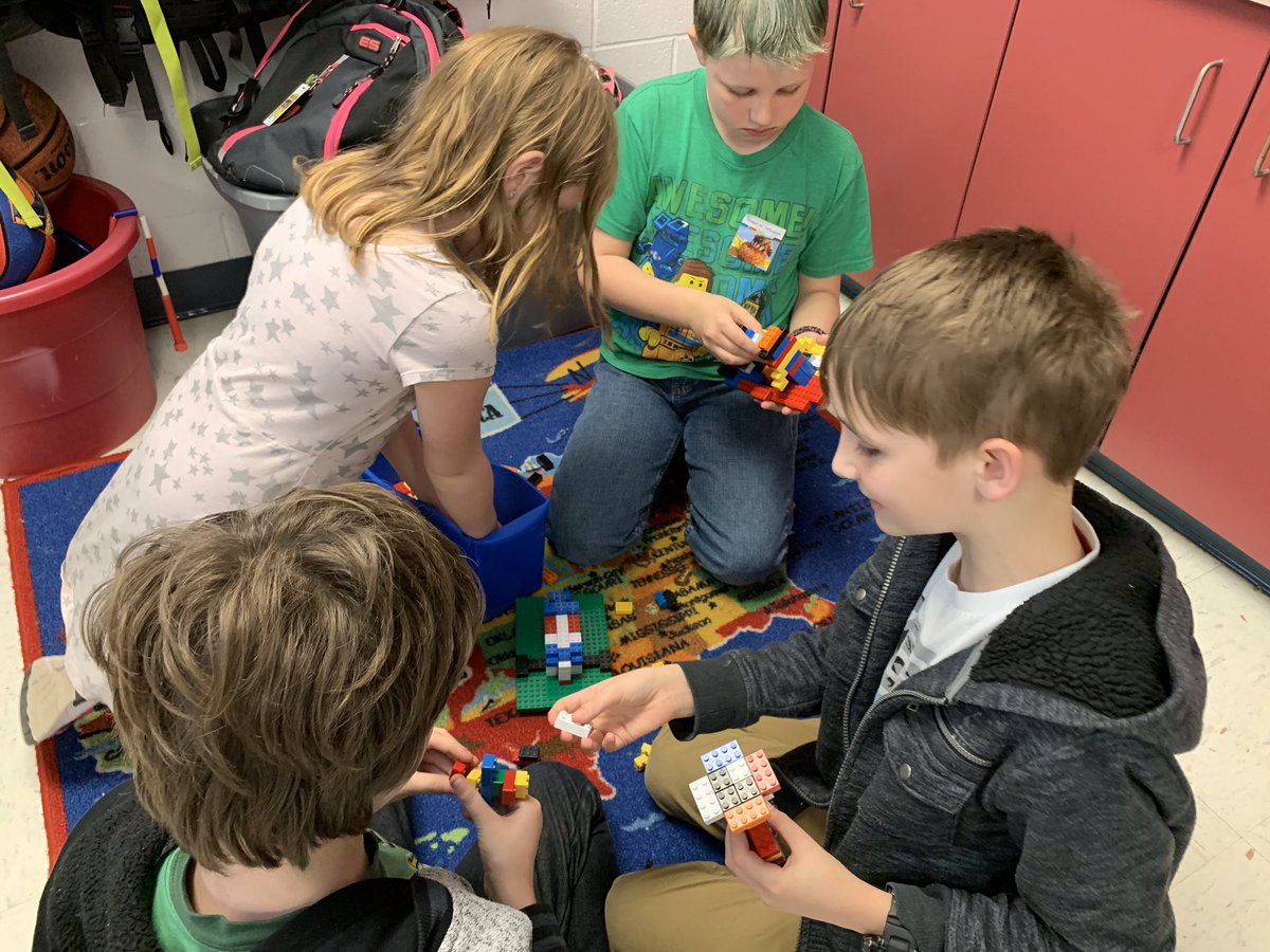 CTwig78's tweet photo. Mrs. Guareno’s class collaborating to problem solve. #PerspectiveofHope https://t.co/vRX2BxuRgm