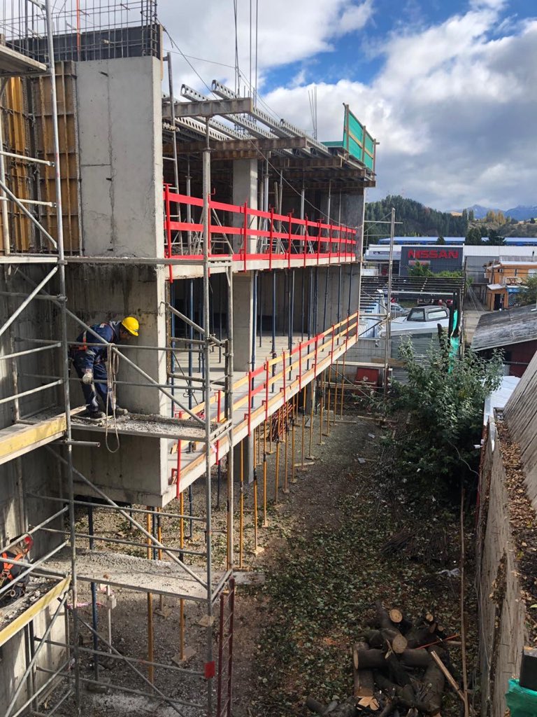 mfsolisb's tweet photo. Desde el cuarto piso #Coyhaique crece #nb #edificiooficinas @mtsred @portal_inmob @CChCCoyhaique https://t.co/ZLqLXxyqYA