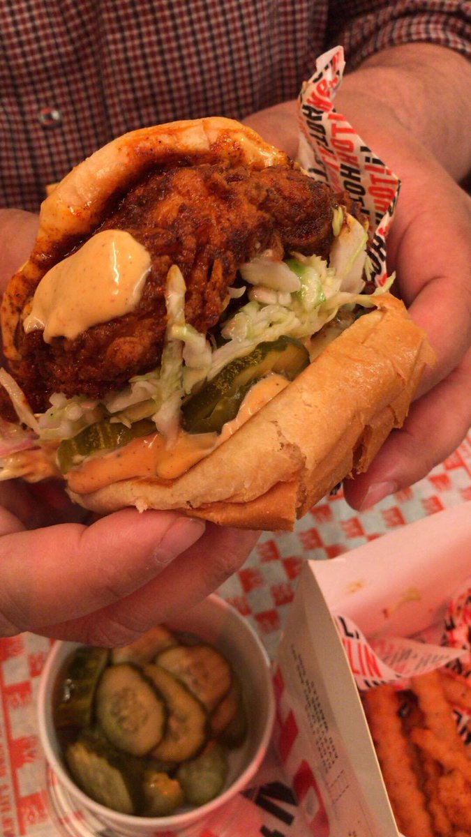 dannyval's tweet photo. Thanks @howlinrays this sandwich is the bomb #mediumplus https://t.co/8C1kgIwVEg