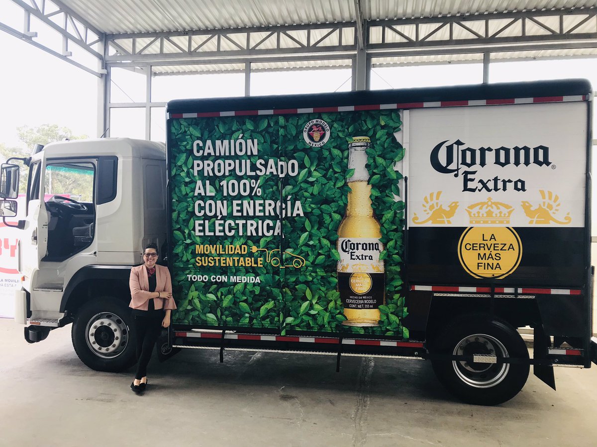san_lunag's tweet photo. Con ustedes el primer camión repartidor de cerveza que se moverá 💯% con energía eléctrica. Lo que se suma a la meta del @GrupoModelo_MX y aliados de que 100% de la electricidad adquirida vendrá de fuentes renovables. ¡Esto es transición energética!🍺por el 🌎 #Cooperate2019 https://t.co/geFPdPNunH