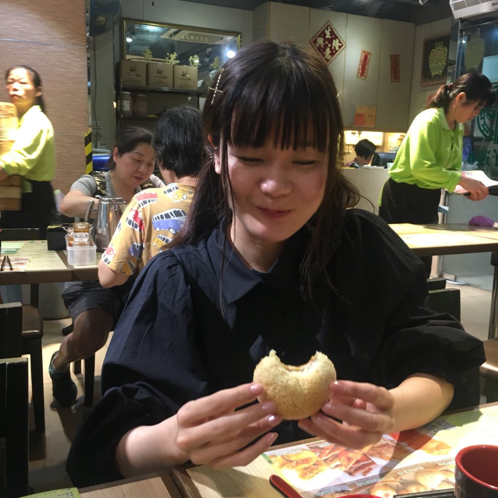 yoshizawakayoko's tweet photo. 初香港に浮かれすぎた日本人の例 https://t.co/EzAA73p58g