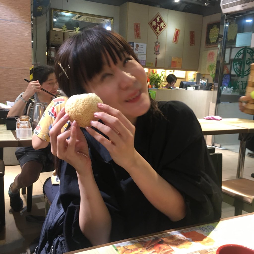 yoshizawakayoko's tweet photo. 初香港に浮かれすぎた日本人の例 https://t.co/EzAA73p58g
