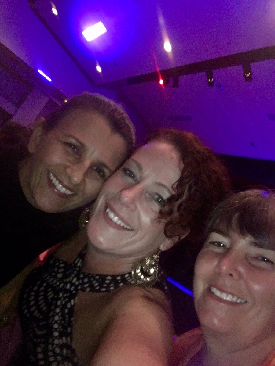 belindabindii's tweet photo. Selfies galore. The APS dinner never disappoints. Great night! #AusPainSoc https://t.co/XQedSqLAFw